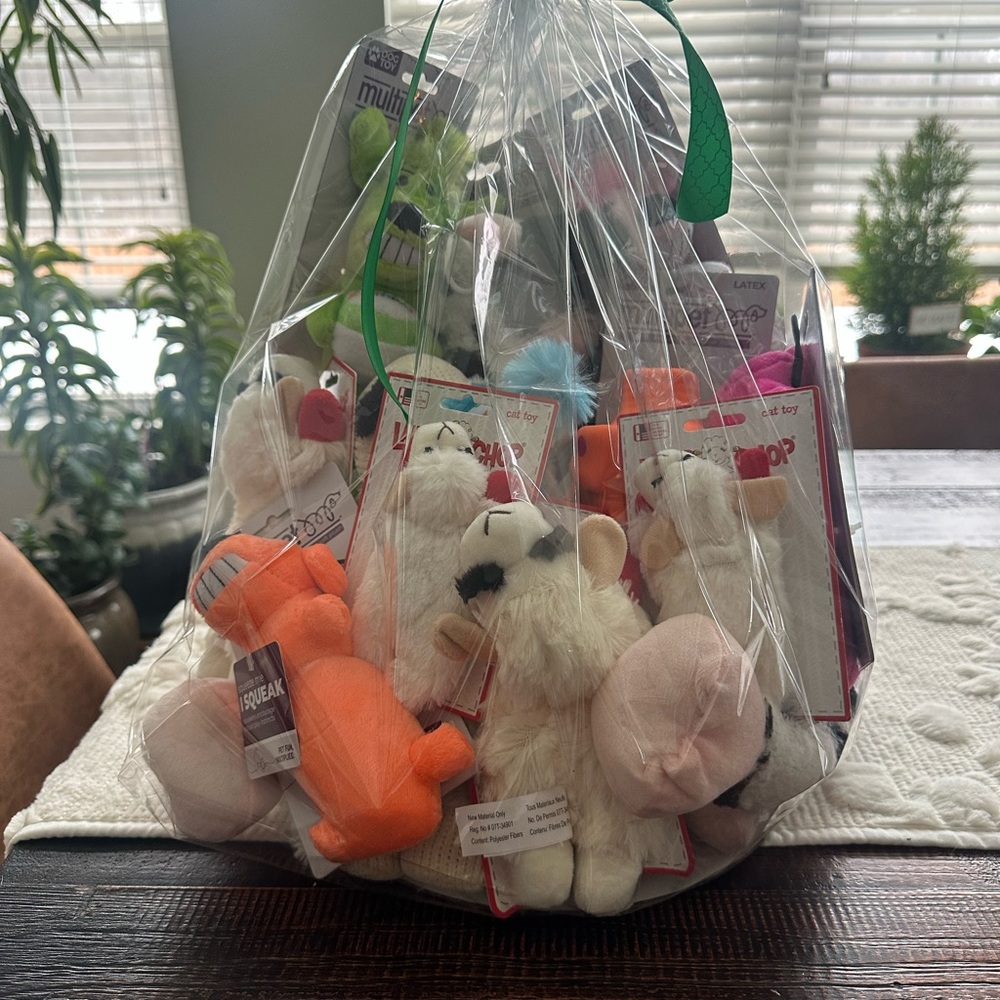 Assorted Plush Toy Gift Basket (small, medium and large sizes)